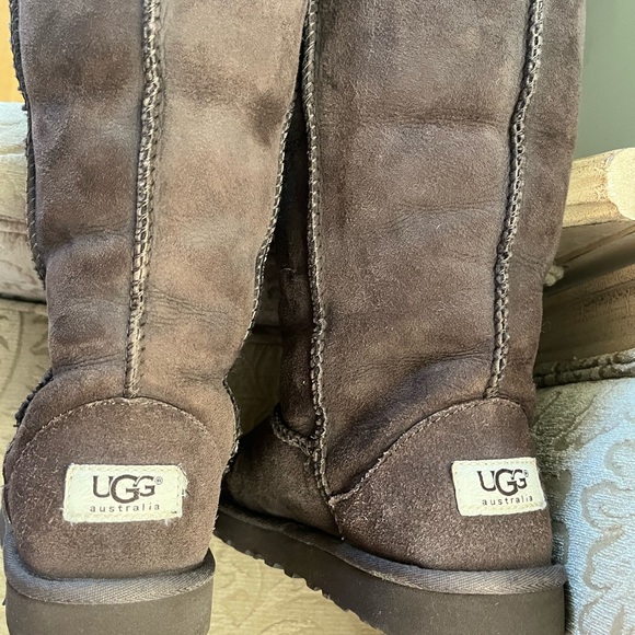 Classic Ugg boots Chocolate Brown Size 4 - Picture 2 of 4